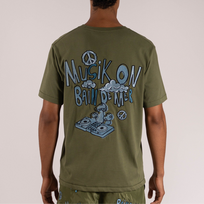 T-SHIRT MUSIK ON BAINDEMER | MILITARY GREEN