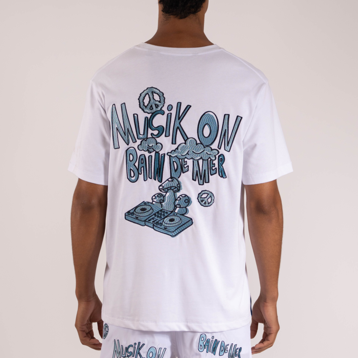 T-SHIRT MUSIK ON BAINDEMER | WHITE